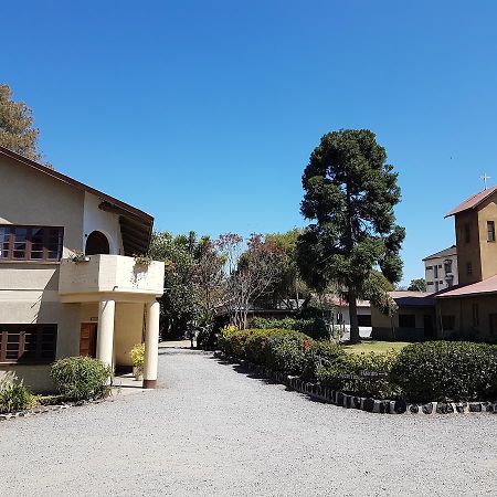 Karibuni Center Hotell Mbeya Eksteriør bilde